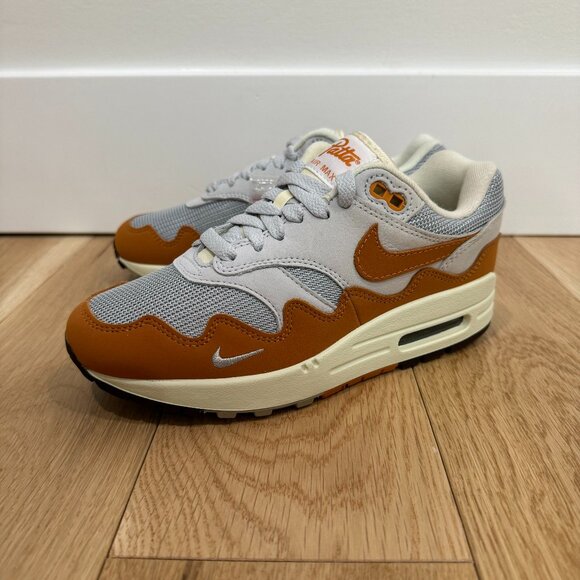 Nike Air Max 1 Patta Waves Monarch Orange w/Bracelet Size 4 Men's / 5.5 Wmns US